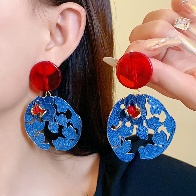 Silver Needle Round Flower Leaf Earrings