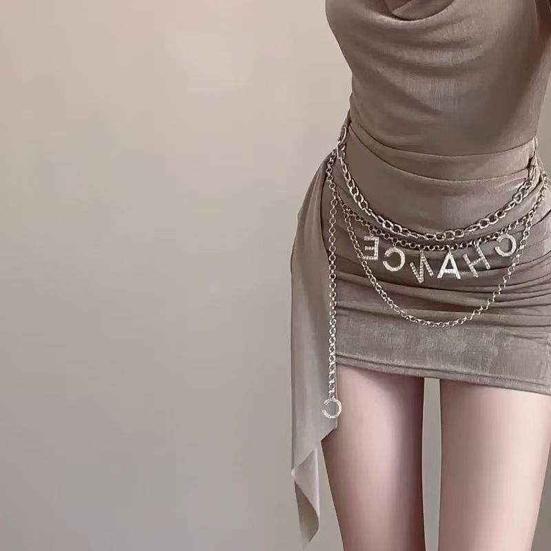 Letter pattern metal waist chain - a sexy and high-end accessory