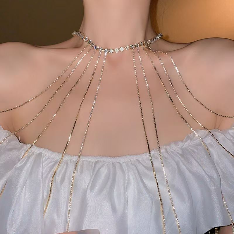 Tassel shoulder chain
